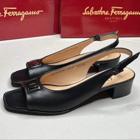 Salvatore Ferragamo Renata Size 7 1/2 AA
New! Never used with box - Picture 2 of 16